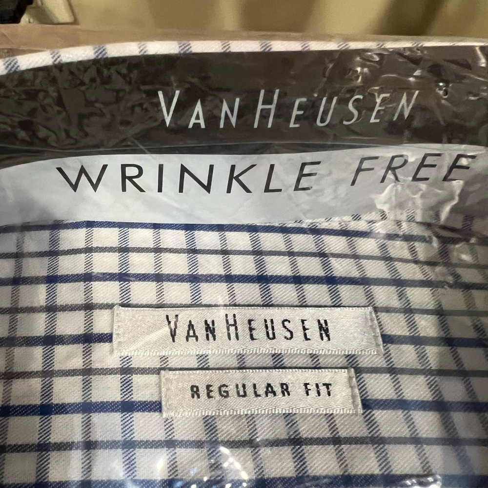 Van Heusen Men’s Checked Button Down Shirt. Wrinkle Free. - Picture 3 of 5